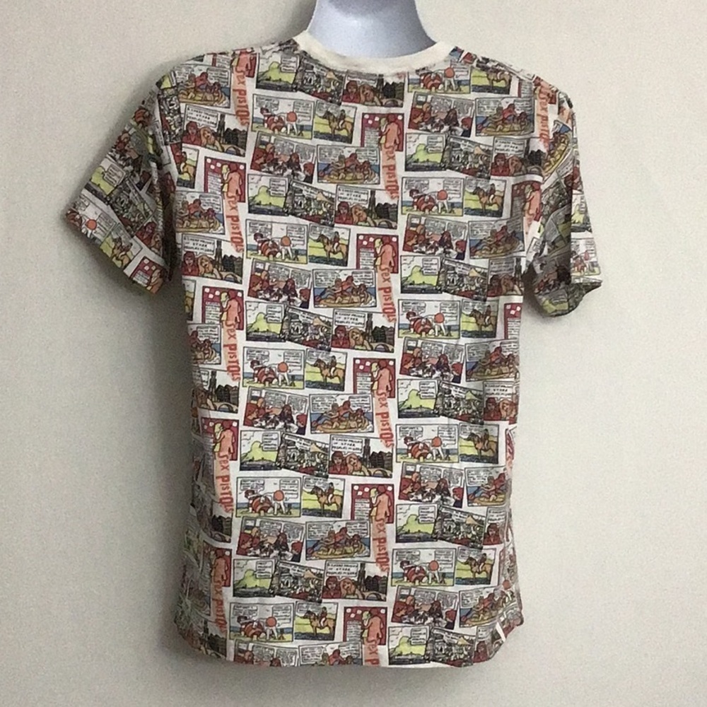 NWT Sex Pistols 2016 Uniqlo Comic Tee Shirt Size Medium White with Multi HTF - Picture 3 of 8